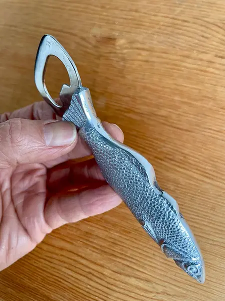 Destapador De Mano En Forma De Pescado