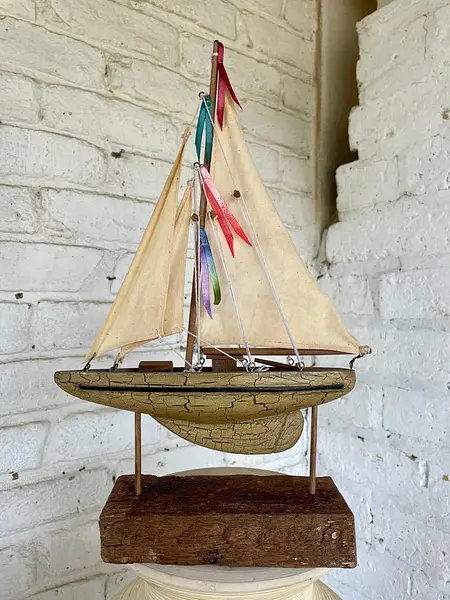 Velero Rústico De Madera Y Lona