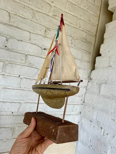 Velero Rústico De Madera Y Lona