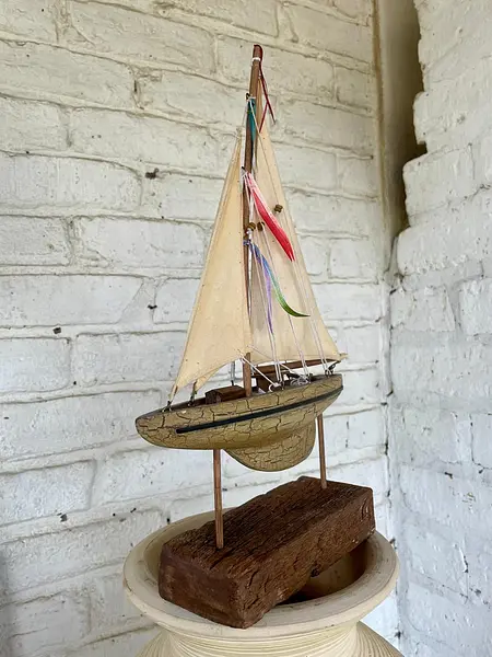 Velero Rústico De Madera Y Lona
