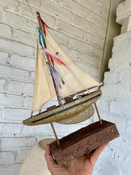 Velero Rústico De Madera Y Lona
