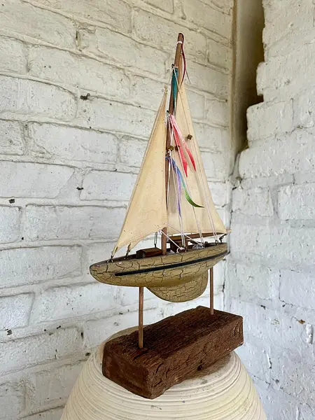 Velero Rústico De Madera Y Lona