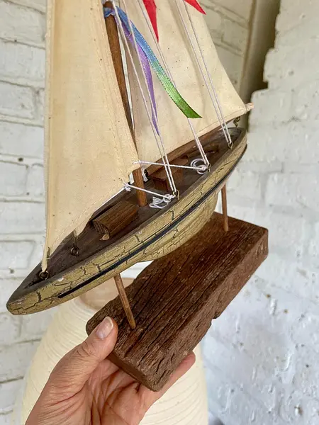 Velero Rústico De Madera Y Lona