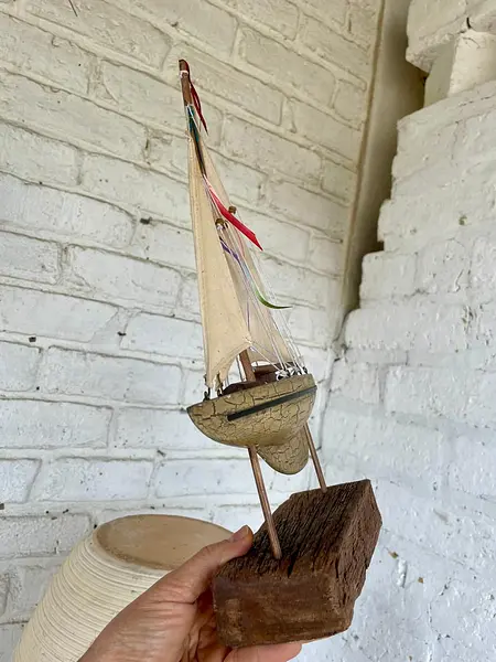 Velero Rústico De Madera Y Lona