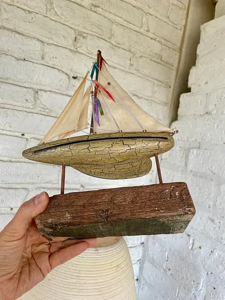 Velero Rústico De Madera Y Lona