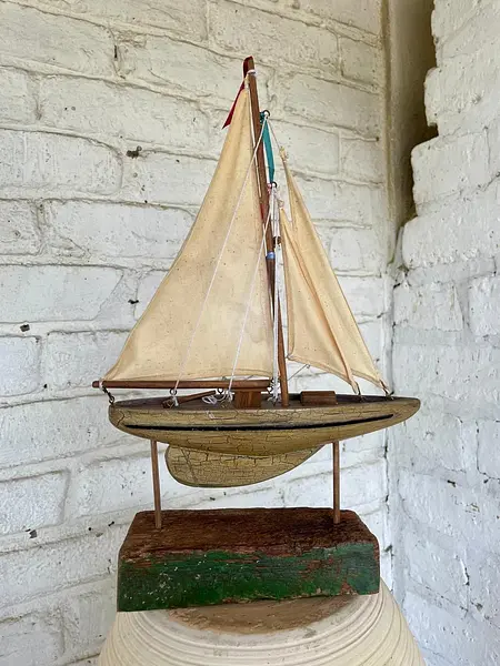Velero Rústico De Madera Y Lona