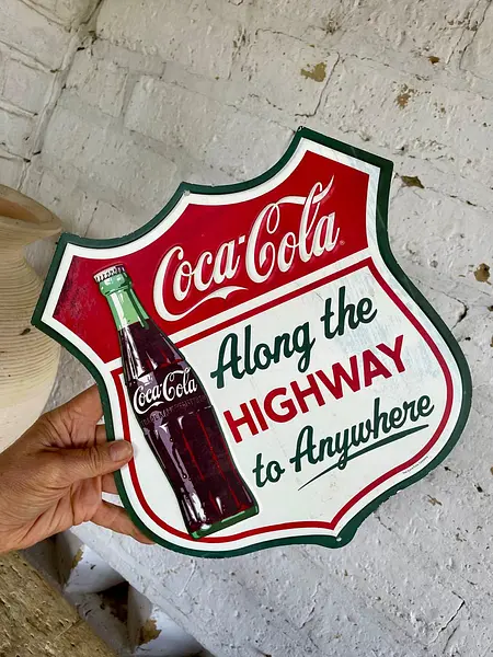 Escudo Coca Cola Por La Autopista...