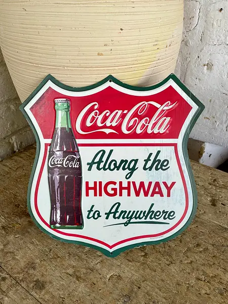 Escudo Coca Cola Por La Autopista...