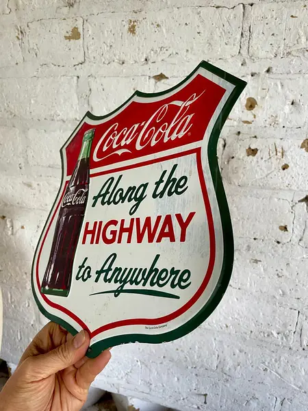 Escudo Coca Cola Por La Autopista...