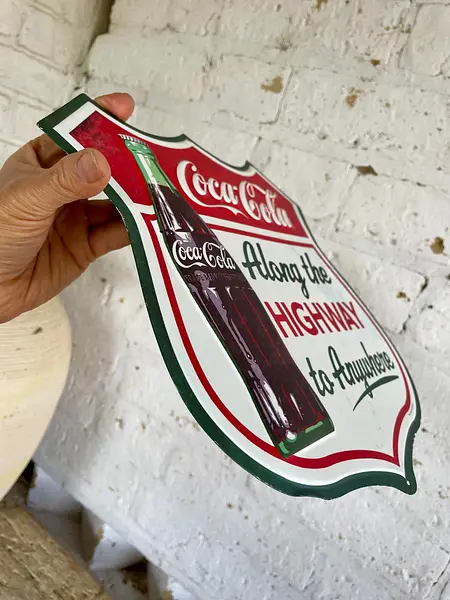 Escudo Coca Cola Por La Autopista...