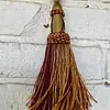 Borla Decorativa Clásica En Tonos Oro Viejo Y Granate