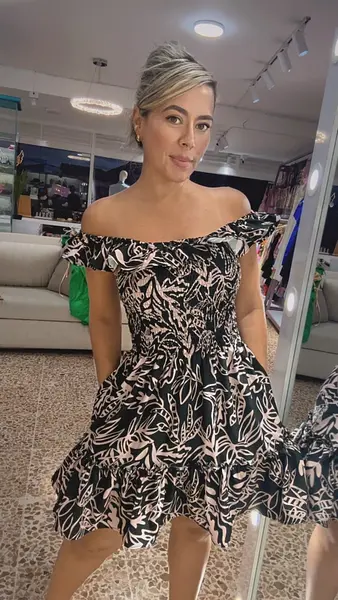 Vestido Corto Estampado - Cuello Bandeja