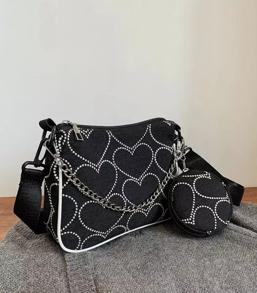 Bolso Color Negro De Corazones