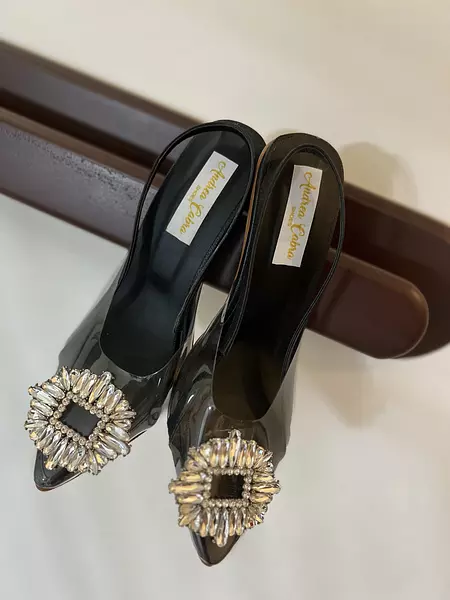 Stilettos De Corazón Negro