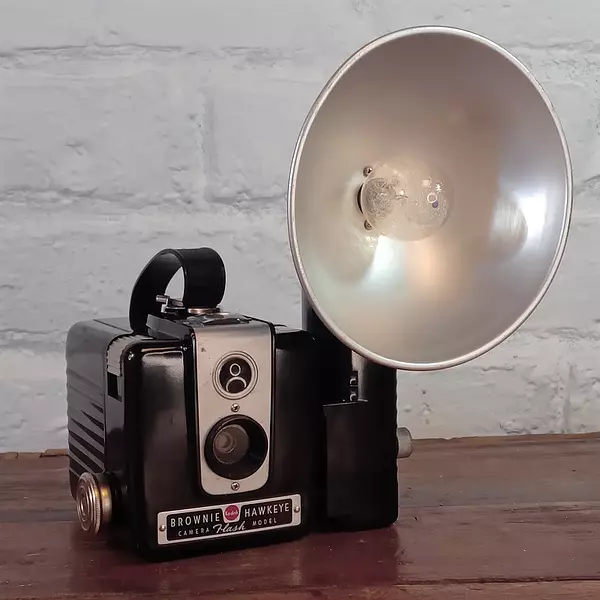 Cámara Fotográfica Kodak Brownie Hawkeye - U.S.A. 1955