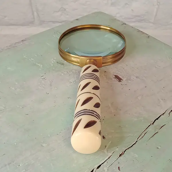 Lupa De Mano - India 1995