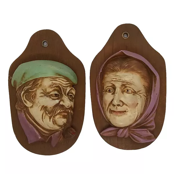 Rostro De Abuelos En Alto Relieve