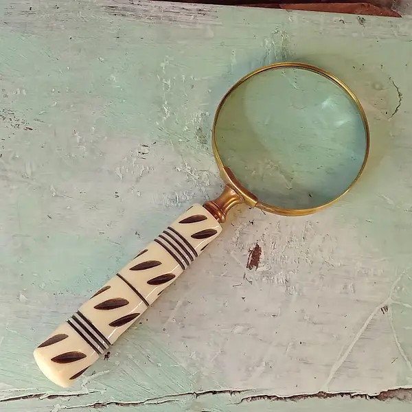 Lupa De Mano - India 1995